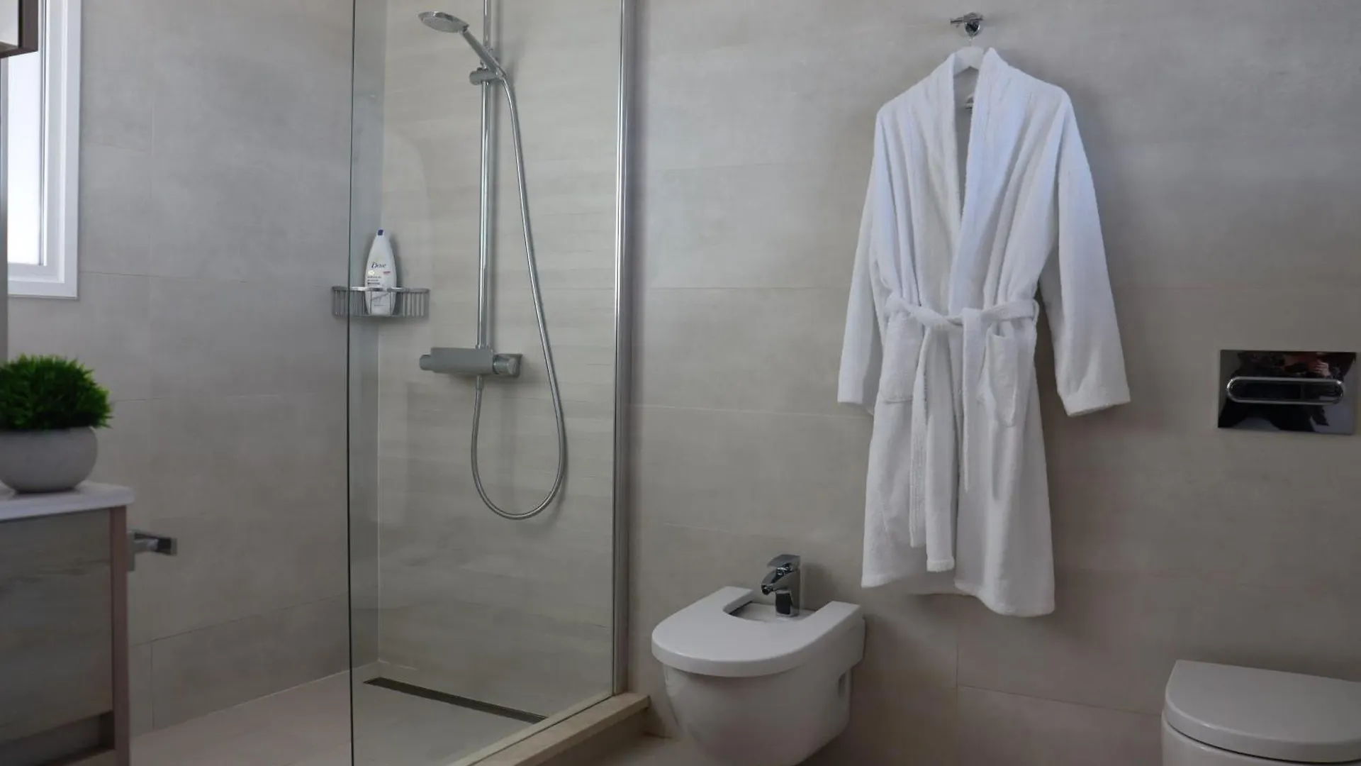 אדחה Azure Sky Villa - Panoramic Ocean View, Luxury, San Eugenio