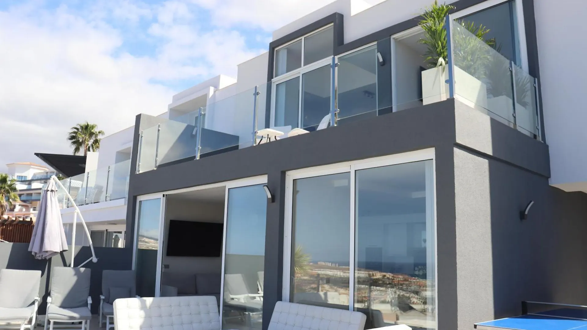 אדחה Azure Sky Villa - Panoramic Ocean View, Luxury, San Eugenio