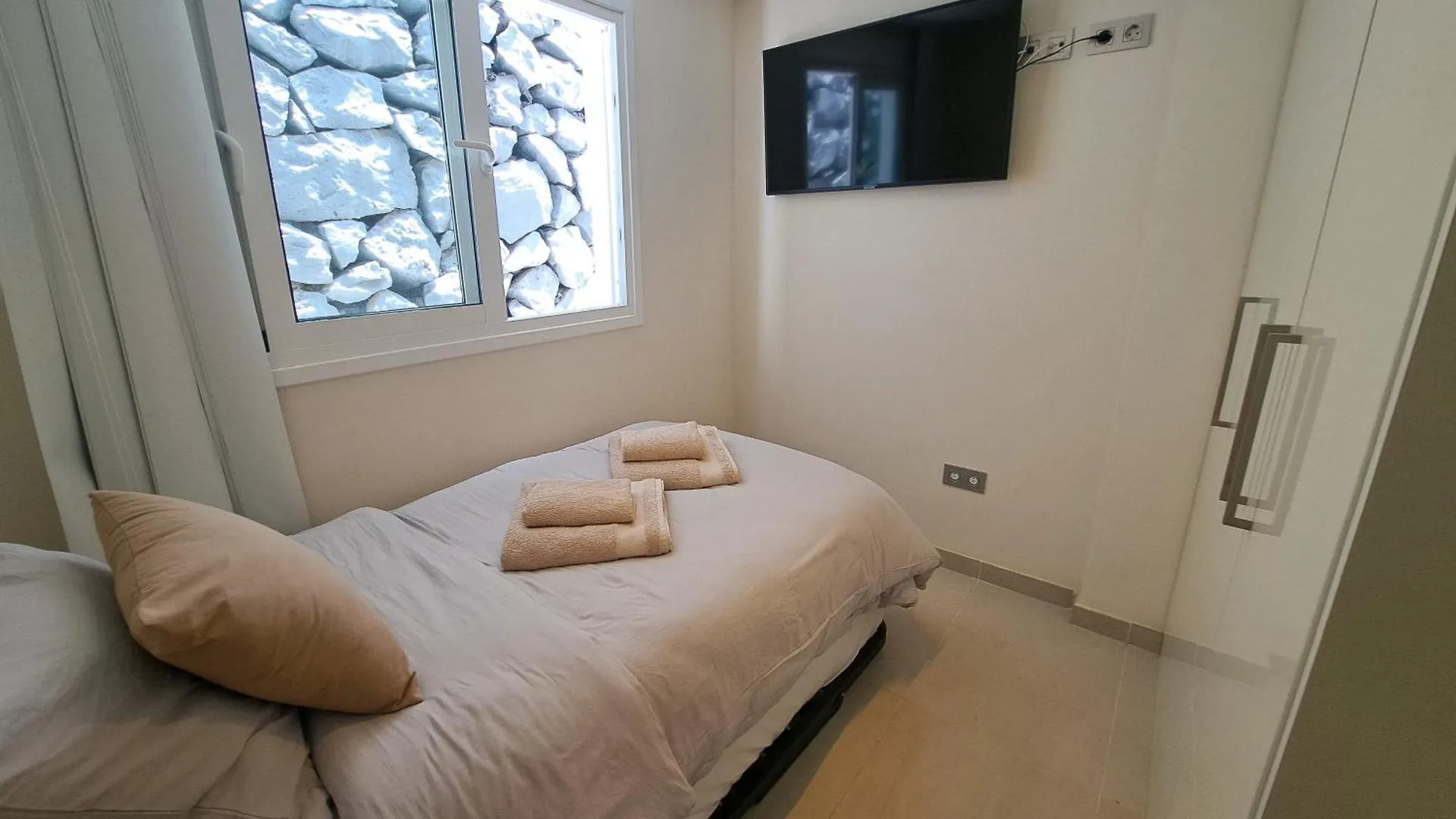 אדחה Azure Sky Villa - Panoramic Ocean View, Luxury, San Eugenio